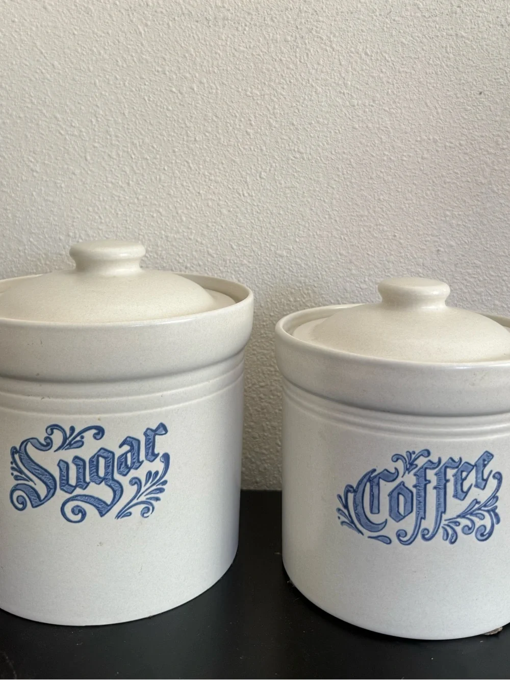 Pfaltzgraff Yorktowne Set Stoneware Sugar Coffee Canisters White Blue USA Made